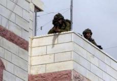 الاحتلال يحوّل سطح منزل في جلبون لنقطة عسكرية