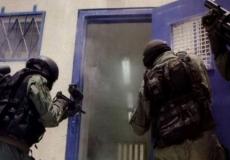قوات القمع تقتحم أقسام (3،2،1) في سجن جلبوع وسط حالة من التوتر