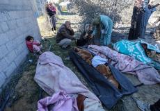 خانيونس - جثث متحللة بعد استهدافها من قبل الدبابات الإسرائيلية