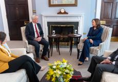 لقاء كاميلا هاريس وبيني غانتس