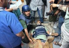 إصابة صحفيين في قصف إسرائيلي استهدفهم في مخيم النصيرات