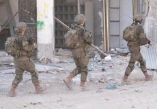 الجيش الإسرائيلي يعلن مقتل ضابط وجندي في معارك وسط قطاع غزة