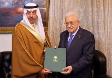 الرئيس عباس يتسلم دعوة للمشاركة في قمة الرياض