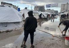 غرق خيام النازحين في مدينة غزة جرّاء المنخفض الجوي