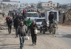 نازحو قطاع غزة خلال العودة إلى مناطق جنوب القطاع عقب اتفاق وقف إطلاق النار