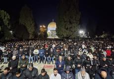 نحو 75 ألف مصل يؤدون صلاتي العشاء والتراويح في المسجد الأقصى