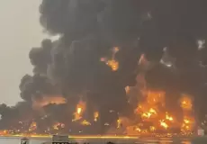 قصف إسرائيلي سابق على ميناء رأس عيسى النفطي في الحديدة
