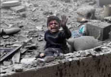 طفل سقط من أعلى برج بسبب قصف غزة