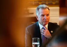 كشف تفاصيل اجتماع سري في البيت الأبيض بشأن غزة