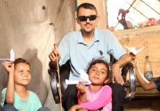 فؤاد أبو عودة يصنع ألعاب الأطفال في ظل ظروف الحرب بغزة