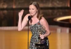 الممثلة اليهودية إينبندر تحصد جائزة إيمي وتهتف "فلسطين حرة"