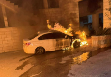 مستوطنون يحرقون مركبات بالضفة - أرشيف