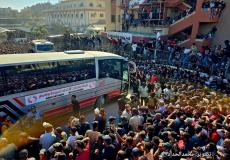 وصول الأسرى المحررين إلى مجمع ناصر الطبي في خانيونس