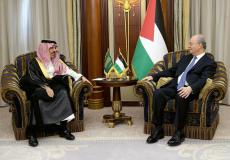 لقاء محمد مصطفى مع وزير الخارجية السعودي في الرياض