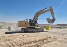 جرافات إسرائيلية تضع علامات صفراء على الارض في قطاع غزة