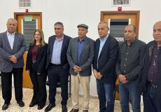 جمال زحالقة ونيفين أبو رحمون ومحمد بركة مع عدد من أصحاب حق الاقتراع