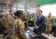 وزير الخارجية الأميركي خلال زيارته لمركز التنسيق في كريات غات - أرشيف