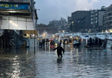 غرق خيام النازحين في غزة جراء الأمطار