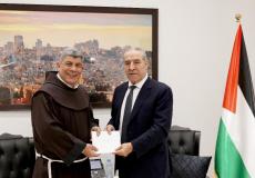 الشيخ يتسلم دعوة لحضور احتفالات أعياد الميلاد المجيدة بالمهد