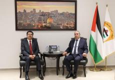 حسين الشيخ مع السفير التونسي لدى فلسطين