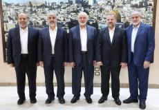 من اليمين روحي مشتهى وصالح العاروري وإسماعيل هنية وخالد مشعل وخليل الحية