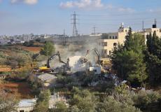 قوات الاحتلال تهدم منزلا في قرية قلنديا