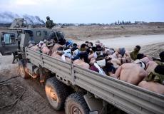 أسرى من غزة خلال اعتقالهم بظروف مأساوية