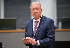 وزير الخارجية اللبناني يوسف رجي