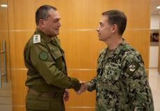 قائد القيادة المركزية الأمريكية يزور إسرائيل لبحث التعاون الدفاعي