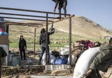 اعتداءات المستوطنين تدفع تجمع بدو رأس عين العوجة للترحيل القسري