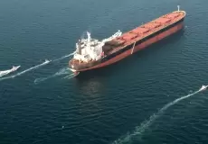 شركات شحن كبرى تعلق عمليات سفنها في الخليج