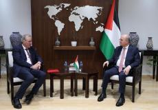 محمد مصطفى مع الممثل الأوروبي الخاص لعملية السلام في الشرق الأوسط كريستوف بيجو