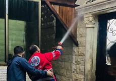 الدفاع المدني تطفي حريق شب في مسجد محمد فياض بفعل المستوطنين