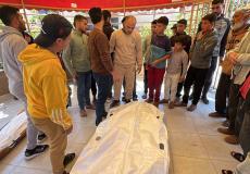 وصول الشهيد أحمد محمد القدرة لمشفى ناصر إثر الاستهداف الأخير