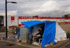 لبنانيون داخل خيمة نزوح - تعبيرية