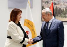 حسين الشيخ يستقبل مفوضة الاتحاد الأوروبي