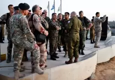 وفود عسكرية من دول عدة رفقة عناصر من الجيش الإسرائيلي بغلاف غزة - أرشيف
