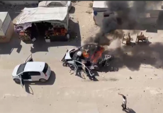 شهيد ومصابون بقصف مركبة في حي الرمال غرب مدينة غزة