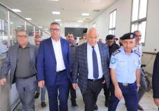 وزير الداخلية يتفقد معبر الكرامة