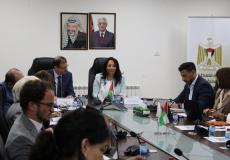 وزيرة التنمية الاجتماعية ووزيرة الدولة لشؤون الإغاثة بالإنابة، سماح حمد خلال الاجتماع