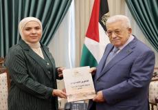الرئيس عباس يتسلّم التقرير السنوي لديوان الجريدة الرسمية لعام 2025
