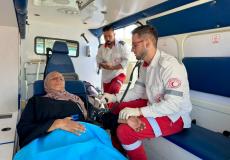 الهلال الأحمر يشارك في إجلاء 11 مريضًا و 15 مرافقًا للعلاج خارج قطاع غزة