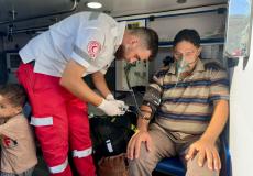 الهلال الأحمر يشارك في إجلاء 47 مريضًا و45 مرافقًا للعلاج خارج قطاع غزة