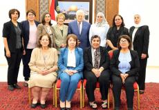 الرئيس عباس يستقبل انتصار الوزير