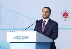 وزير العدل التركي آقين غورلك