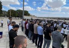 عشرات آلاف المصلين يؤدون الجمعة في الأقصى