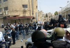 قوات الاحتلال تعتدي على المصلين