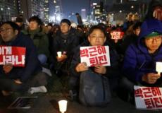 تشهد سول عاصمة كوريا الجنوبية مظاهرات بأشكال مختلفة تطالب بتنحي الرئيسة بان.