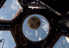 الكرة المفقودة في الفضاء