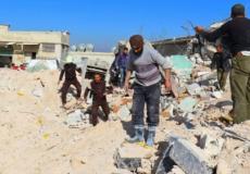 شهود يقولون إن ست غارات جوية أصابت مانزل وسوقا مزدحمة بالناس في إدلب 